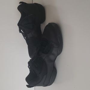 Capezio Fierce Dansneaker Size 7.5 Black
